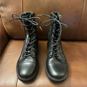 GBG Los Angeles, black quilted lace up side zip combat boots